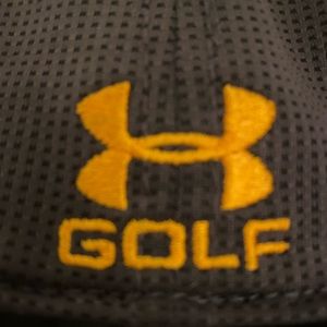 Under Armour Golf Hat Embroidered Logo Flexfit NEW! Grey & Gold, Lightweight M/L